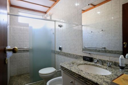 Apartamento para alugar com 350m², 5 quartos e 3 vagas Apartamento para alugar com 350m², 5 quartos e 3 vagasBanheiro
