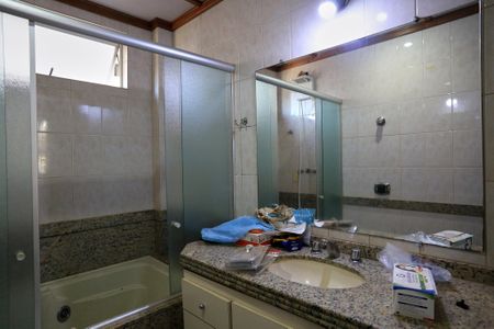 Apartamento para alugar com 350m², 5 quartos e 3 vagas Apartamento para alugar com 350m², 5 quartos e 3 vagasBanheiro da Suíte
