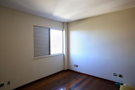 Apartamento para alugar com 350m², 5 quartos e 3 vagas Apartamento para alugar com 350m², 5 quartos e 3 vagasSuíte