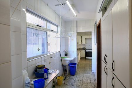 Apartamento para alugar com 350m², 5 quartos e 3 vagas Apartamento para alugar com 350m², 5 quartos e 3 vagasÁrea de Serviço