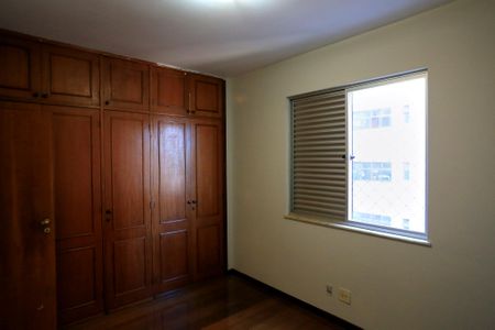 Apartamento para alugar com 350m², 5 quartos e 3 vagas Apartamento para alugar com 350m², 5 quartos e 3 vagasQuarto