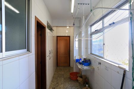 Apartamento para alugar com 350m², 5 quartos e 3 vagas Apartamento para alugar com 350m², 5 quartos e 3 vagasÁrea de Serviço