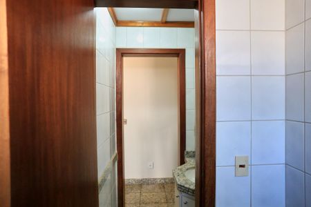 Apartamento para alugar com 350m², 5 quartos e 3 vagas Apartamento para alugar com 350m², 5 quartos e 3 vagasBanheiro 1