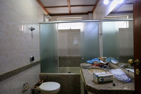Apartamento para alugar com 350m², 5 quartos e 3 vagas Apartamento para alugar com 350m², 5 quartos e 3 vagasBanheiro da Suíte