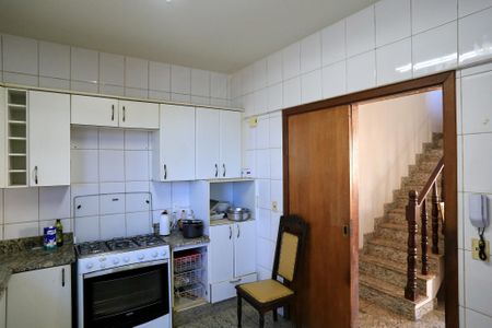 Apartamento para alugar com 350m², 5 quartos e 3 vagas Apartamento para alugar com 350m², 5 quartos e 3 vagasCozinha