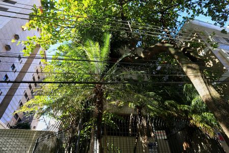 Apartamento para alugar com 350m², 5 quartos e 3 vagas Apartamento para alugar com 350m², 5 quartos e 3 vagasFachada