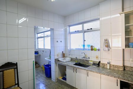 Apartamento para alugar com 350m², 5 quartos e 3 vagas Apartamento para alugar com 350m², 5 quartos e 3 vagasCozinha