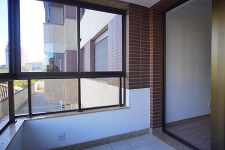 Varanda  de apartamento para alugar com 2 quartos, 77m² em Moinhos de Vento, Porto Alegre