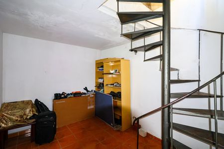 Casa à venda com 191m², 4 quartos e 2 vagas Casa à venda com 191m², 4 quartos e 2 vagasCorredor