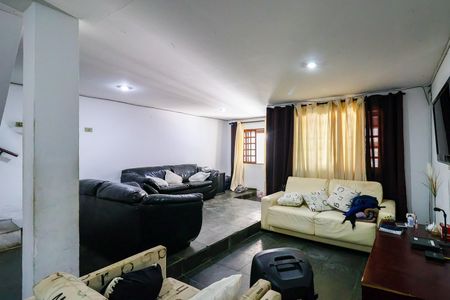 Sala de casa à venda com 4 quartos, 191m² em Parque Ipe, São Paulo