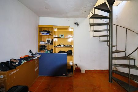 Casa à venda com 191m², 4 quartos e 2 vagas Casa à venda com 191m², 4 quartos e 2 vagasCorredor