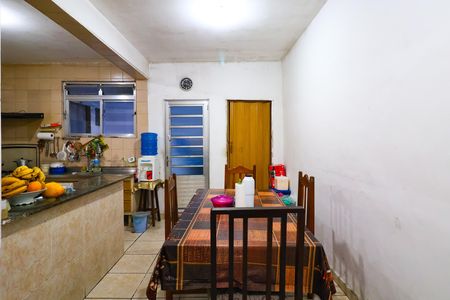 Casa à venda com 191m², 4 quartos e 2 vagas Casa à venda com 191m², 4 quartos e 2 vagasSala de jantar
