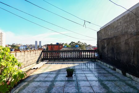 Casa à venda com 191m², 4 quartos e 2 vagas Casa à venda com 191m², 4 quartos e 2 vagasÁrea externa
