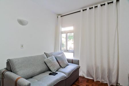 Apartamento à venda com 65m², 2 quartos e 1 vagaSala