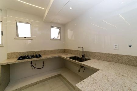 Cozinha de apartamento para alugar com 3 quartos, 110m² em Santa Efigênia, Belo Horizonte