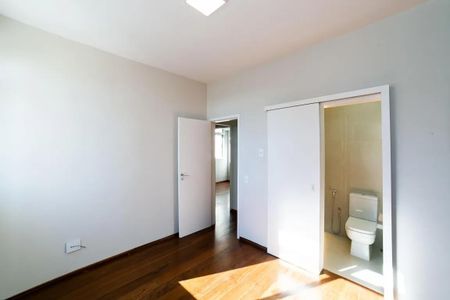 Suíte de apartamento para alugar com 3 quartos, 110m² em Santa Efigênia, Belo Horizonte