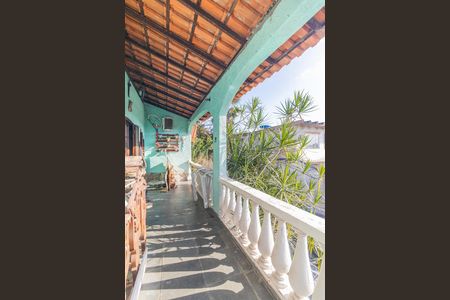 Casa à venda com 200m², 3 quartos e 1 vaga Casa à venda com 200m², 3 quartos e 1 vagaVaranda