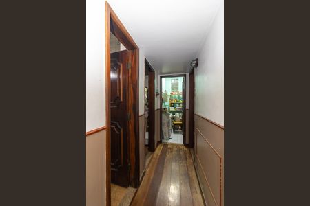Casa à venda com 200m², 3 quartos e 1 vaga Casa à venda com 200m², 3 quartos e 1 vagaCorredor