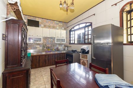 Casa à venda com 200m², 3 quartos e 1 vaga Casa à venda com 200m², 3 quartos e 1 vagaCozinha