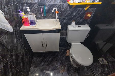 Casa à venda com 200m², 3 quartos e 1 vaga Casa à venda com 200m², 3 quartos e 1 vagaBanheiro da Suíte