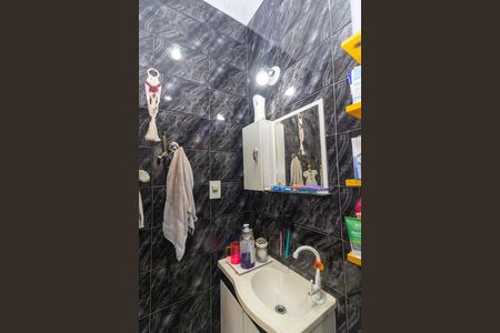 Casa à venda com 200m², 3 quartos e 1 vaga Casa à venda com 200m², 3 quartos e 1 vagaBanheiro da Suíte