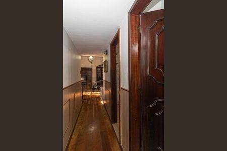Casa à venda com 200m², 3 quartos e 1 vaga Casa à venda com 200m², 3 quartos e 1 vagaCorredor