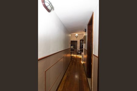 Casa à venda com 200m², 3 quartos e 1 vaga Casa à venda com 200m², 3 quartos e 1 vagaCorredor