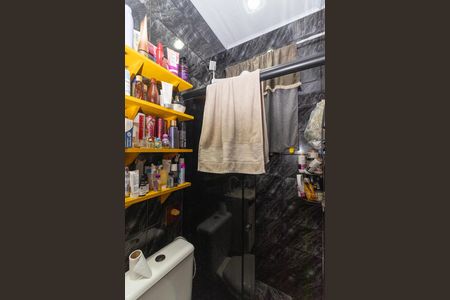 Casa à venda com 200m², 3 quartos e 1 vaga Casa à venda com 200m², 3 quartos e 1 vagaBanheiro da Suíte