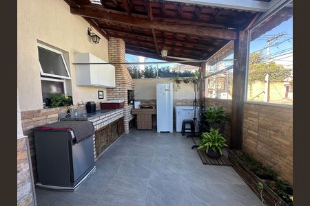 Casa de condomínio à venda com 179m², 3 quartos e 2 vagas Casa de condomínio à venda com 179m², 3 quartos e 2 vagasQuintal
