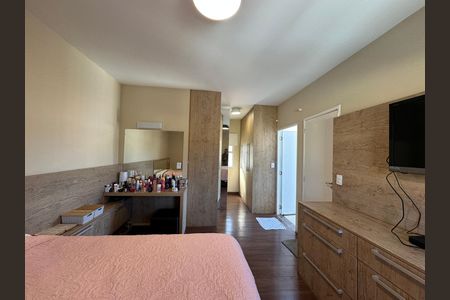 Casa de condomínio à venda com 179m², 3 quartos e 2 vagas Casa de condomínio à venda com 179m², 3 quartos e 2 vagasSuíte 3