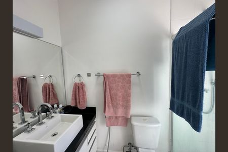 Casa de condomínio à venda com 179m², 3 quartos e 2 vagas Casa de condomínio à venda com 179m², 3 quartos e 2 vagasBanheiro da Suíte 3