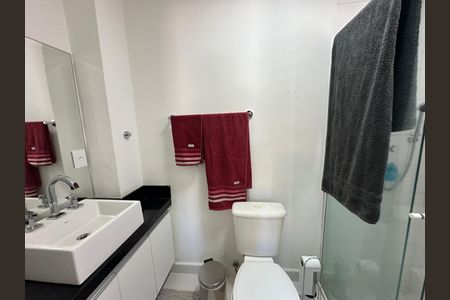 Casa de condomínio à venda com 179m², 3 quartos e 2 vagas Casa de condomínio à venda com 179m², 3 quartos e 2 vagasBanheiro da Suíte 1