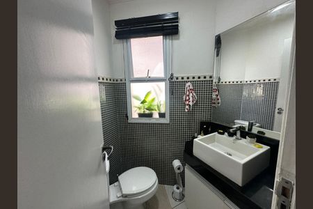 Casa de condomínio à venda com 179m², 3 quartos e 2 vagas Casa de condomínio à venda com 179m², 3 quartos e 2 vagasLavabo