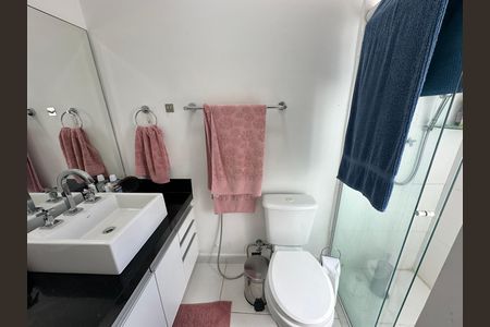 Casa de condomínio à venda com 179m², 3 quartos e 2 vagas Casa de condomínio à venda com 179m², 3 quartos e 2 vagasBanheiro da Suíte 3