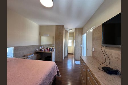Casa de condomínio à venda com 179m², 3 quartos e 2 vagas Casa de condomínio à venda com 179m², 3 quartos e 2 vagasSuíte 3