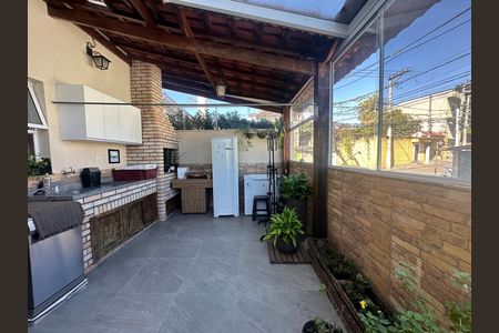 Casa de condomínio à venda com 179m², 3 quartos e 2 vagas Casa de condomínio à venda com 179m², 3 quartos e 2 vagasQuintal