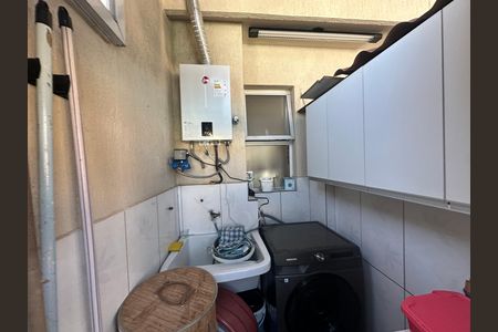 Casa de condomínio à venda com 179m², 3 quartos e 2 vagas Casa de condomínio à venda com 179m², 3 quartos e 2 vagasÁrea de Serviço