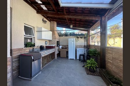 Casa de condomínio à venda com 179m², 3 quartos e 2 vagas Casa de condomínio à venda com 179m², 3 quartos e 2 vagasQuintal