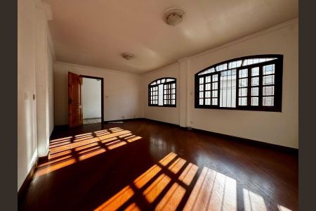 Foto 01 de casa à venda com 3 quartos, 262m² em Vila Mazzei, São Paulo