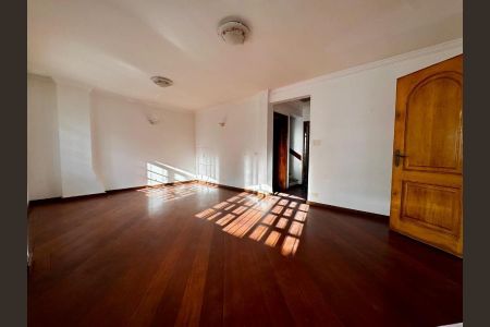 Casa à venda com 262m², 3 quartos e 2 vagasFoto 01