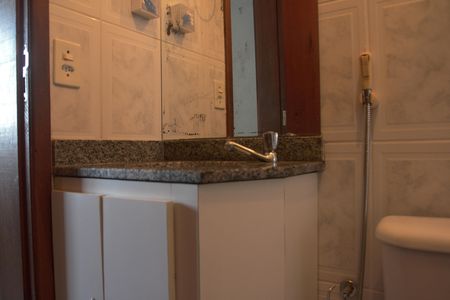 Banheiro de apartamento para alugar com 2 quartos, 54m² em Paineiras, Juiz de Fora