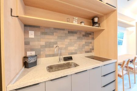 Cozinha de apartamento para alugar com 1 quarto, 24m² em Indianópolis, São Paulo