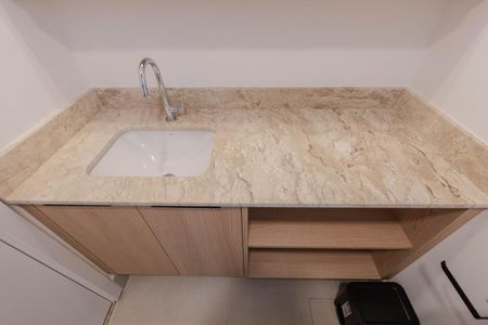 Banheiro de apartamento para alugar com 1 quarto, 24m² em Indianópolis, São Paulo