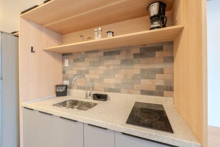 Cozinha de apartamento para alugar com 1 quarto, 24m² em Indianópolis, São Paulo