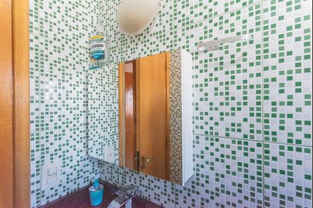 Casa à venda com 204m², 4 quartos e 3 vagasBanheiro 1