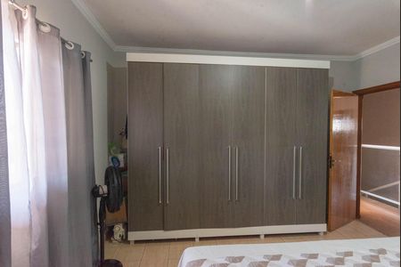 Casa à venda com 204m², 4 quartos e 3 vagasSuíte