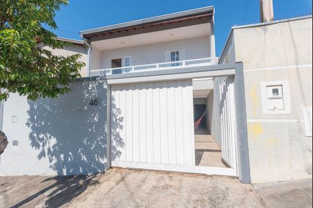 Casa à venda com 204m², 4 quartos e 3 vagasFachada