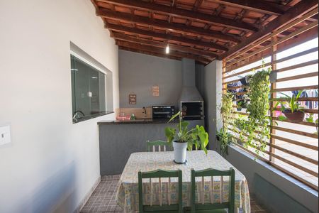 Casa à venda com 204m², 4 quartos e 3 vagasChurrasqueira