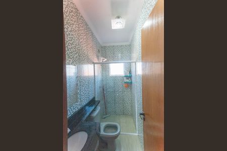 Casa à venda com 204m², 4 quartos e 3 vagasBanheiro 1