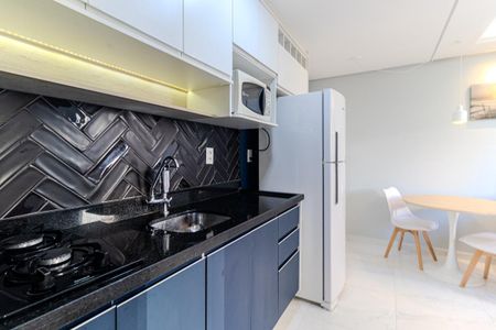 Cozinha de apartamento para alugar com 1 quarto, 25m² em Vila Buarque, São Paulo